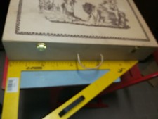 Cassetta in legno decorata 