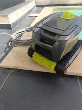Robot pulitore per piscine