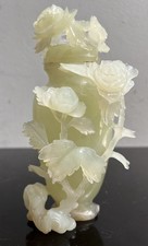 Vaso cinese con coperchio in giada serpentina intagliata, sculture floreali rosa in altorilievo