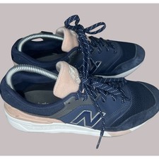 Women’s Size 8.5-NEW BALANCE