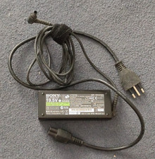 Caricabatterie ORIGINALE alimentatore VGP-AC19V42 per Sony Vaio - 19.5V 4.7A 90W