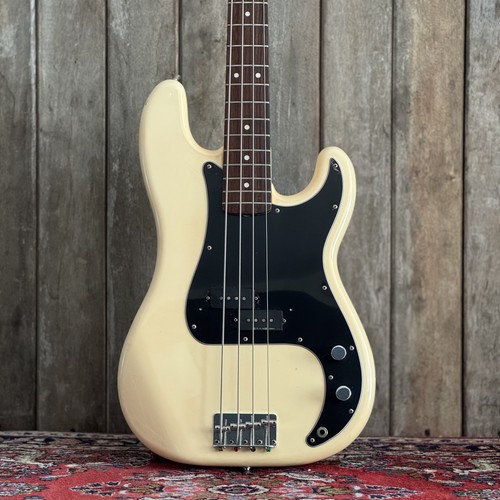 Prévente fender precision - :,