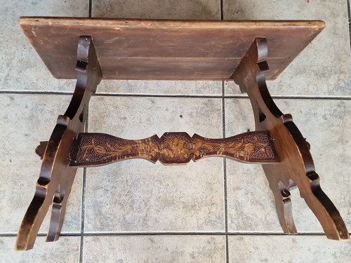 Vecchio sgabello legno - vecchio, in