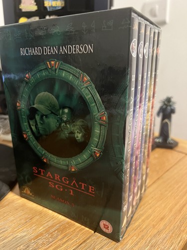 Stargate season 5 box - stargate,