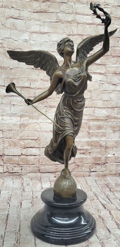 Statua bronzo un angelo - in, di