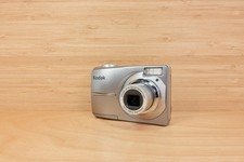 Fotocamera digitale vintage Kodak EasyShare C813 / 8,2 megapixel / rosa / testata