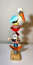 Una scultura in legno fatta a