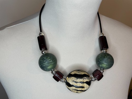 Elegante collana etnica osso