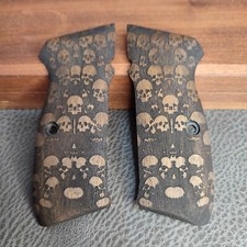 SET impugnature per legno CZ 75B CZ 85 B. Legno di noce turco nuovo. Floreale. Fatto a mano BUONO