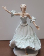 Royal Dux Figurina in