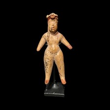 Statuina in ceramica olmeca