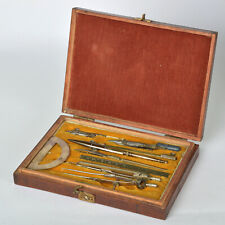 Antico set compassi ed