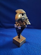 Statuetta Aquila Con Papillon