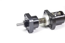 VITE A CIRCOLAZIONE DI SFERE C10= ISO10 KURODA GY 1204 L=265mm Flangia=35x35mm 