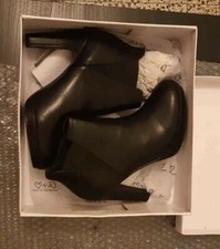 2 paia di Scarpe donna 39 tipoGuess, Liu Jo,  più specchio Ikea   Nuovi