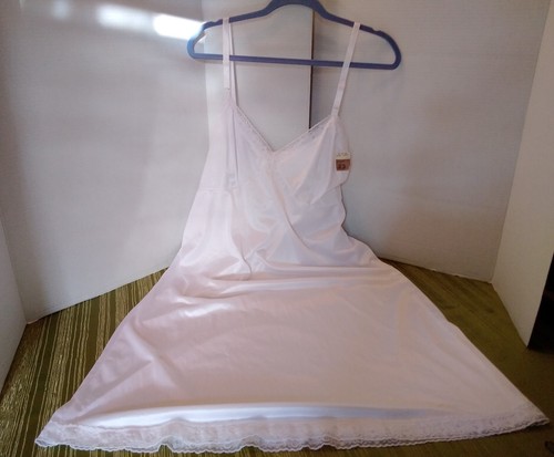 Full slip 100 nylon lace - 100%,
