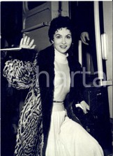 1957 ROMA Gina LOLLOBRIGIDA in partenza alla stazione *Foto 13x18 cm