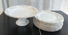 Antico set piatti con alzatina