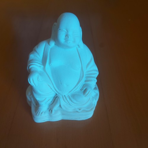 Statuina budda che sorride