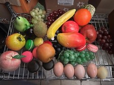 kit decorazione banchi con  frutta uova macarons finti