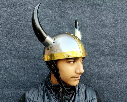 Elmetto vichingo medievale