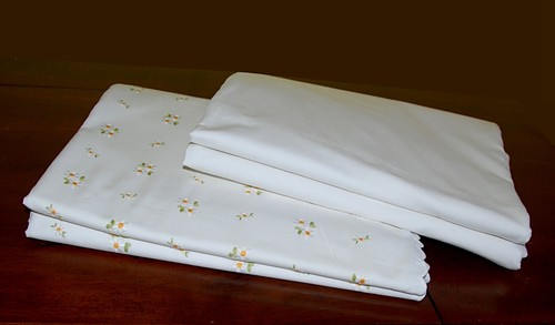 Lenzuola matrimoniale ricamato