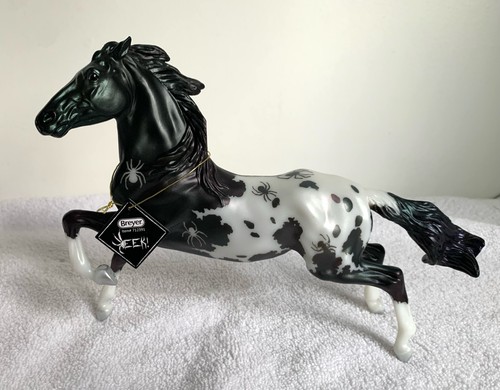 Breyer eek halloween 2021 - eek!,