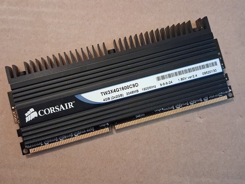 Corsair dominator 1600 - dominator, gb