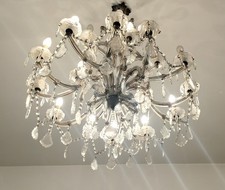 Antico lampadario a gocce