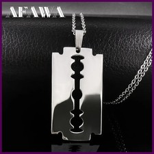 Collana con ciondolo lama