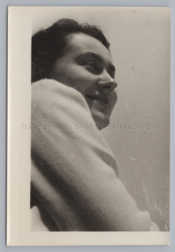 Ritratto giovane donna 1952 - di,