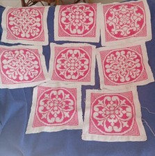 8 vecchi quadrati ricamati a