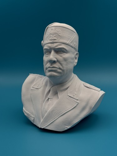 Busto benito mussolini - 3d,