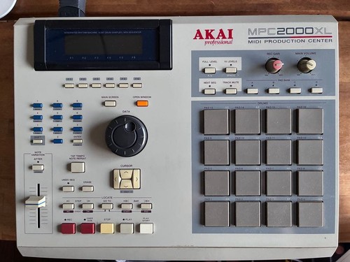 Akai professional mpc2000xl - akai,
