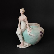 Vasetto liberty con figura