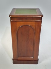 PARTICOLARE COLONNA - COMODINO