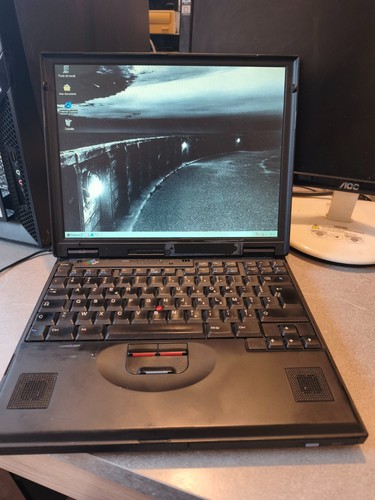 Vintage retro portable ibm - retro, pc