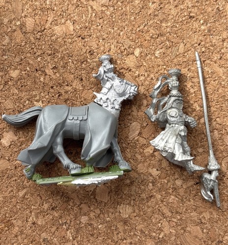 Warhammer bretonnian grail - warhammer,