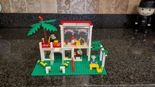 LEGO Town Shops Breezeway