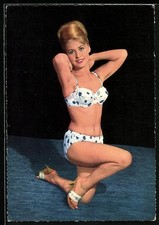 Cartolina Pin-Up Donna in