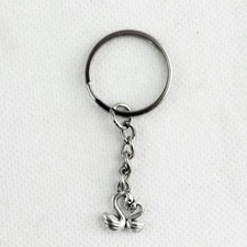 27028 Bomboniere Portachiavi Ciondolo in Metallo con Coppia Cigni Innamorati Noz