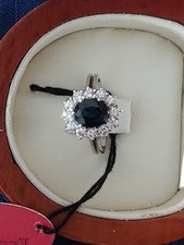 Anello in oro con brillanti e zaffiro naturale