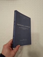 ARCHEOLOGIA A TOLEMAIDE / ELZBIETA JASTRZEBOWSKA E MONIKA NIEWOJT