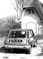 (Brochure) Photo / photograph