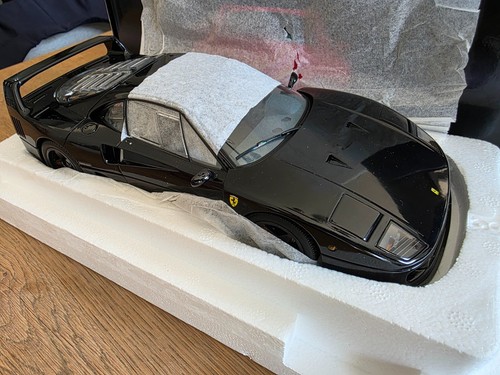 New kyosho ferrari f40 - 1/18,