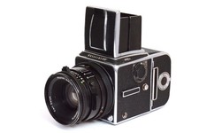 Fotocamera analogica Hasselblad 503cx con 80mm F2.8 CF