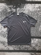 T shirt Maglia Maglietta NIKE da Uomo a Manica Corta, taglia M ma veste S