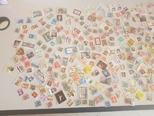 LOTTO FRANCOBOLLI DI VARIE EPOCHE SIA ITALIANI CHE ESTERI