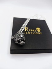 Collana con ciondolo in
