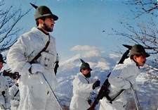 D1189) CENTENARIO FONDAZIONE ALPINI IN MARCIA SU GLI SCI CON TUTA BIANCA